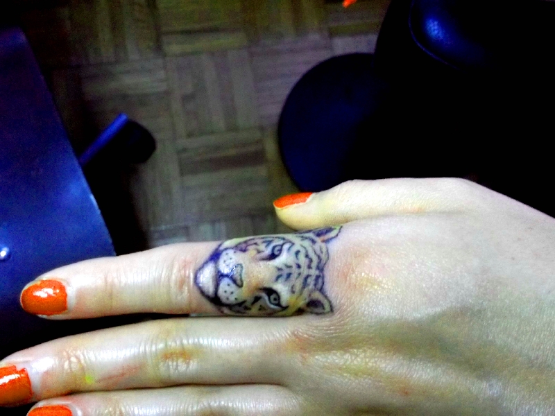 Finger Tattoo