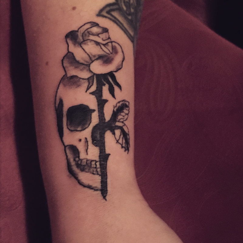 Skull/Rose